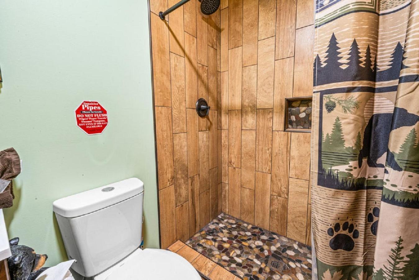 Brand New Tiny Cabin! A Bearly Adventure Sevierville Exterior foto